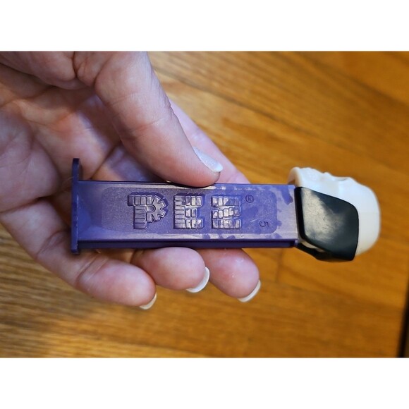 Vintage 1971 Purple Pez Dispenser Dr Skull Skeleton with Feet Made in Slovenia - Picture 10 of 16